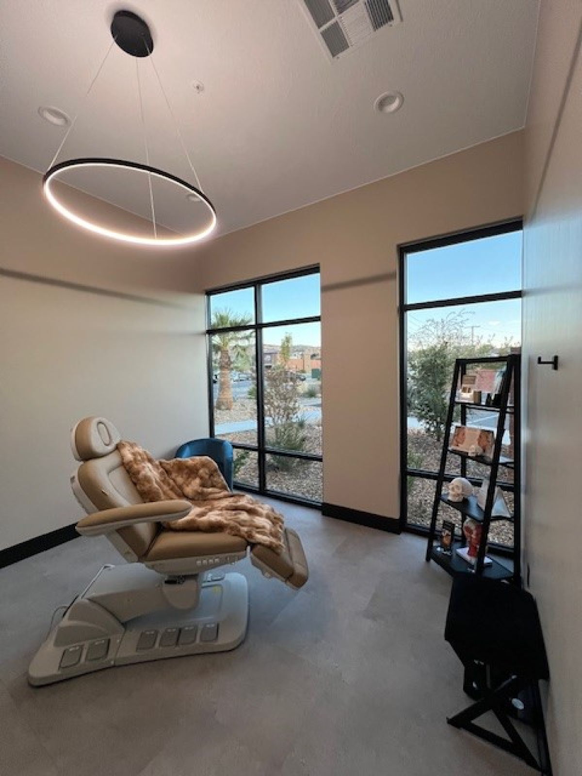 K2 Aesthetics and Wellness modern treatment room with reclining chair